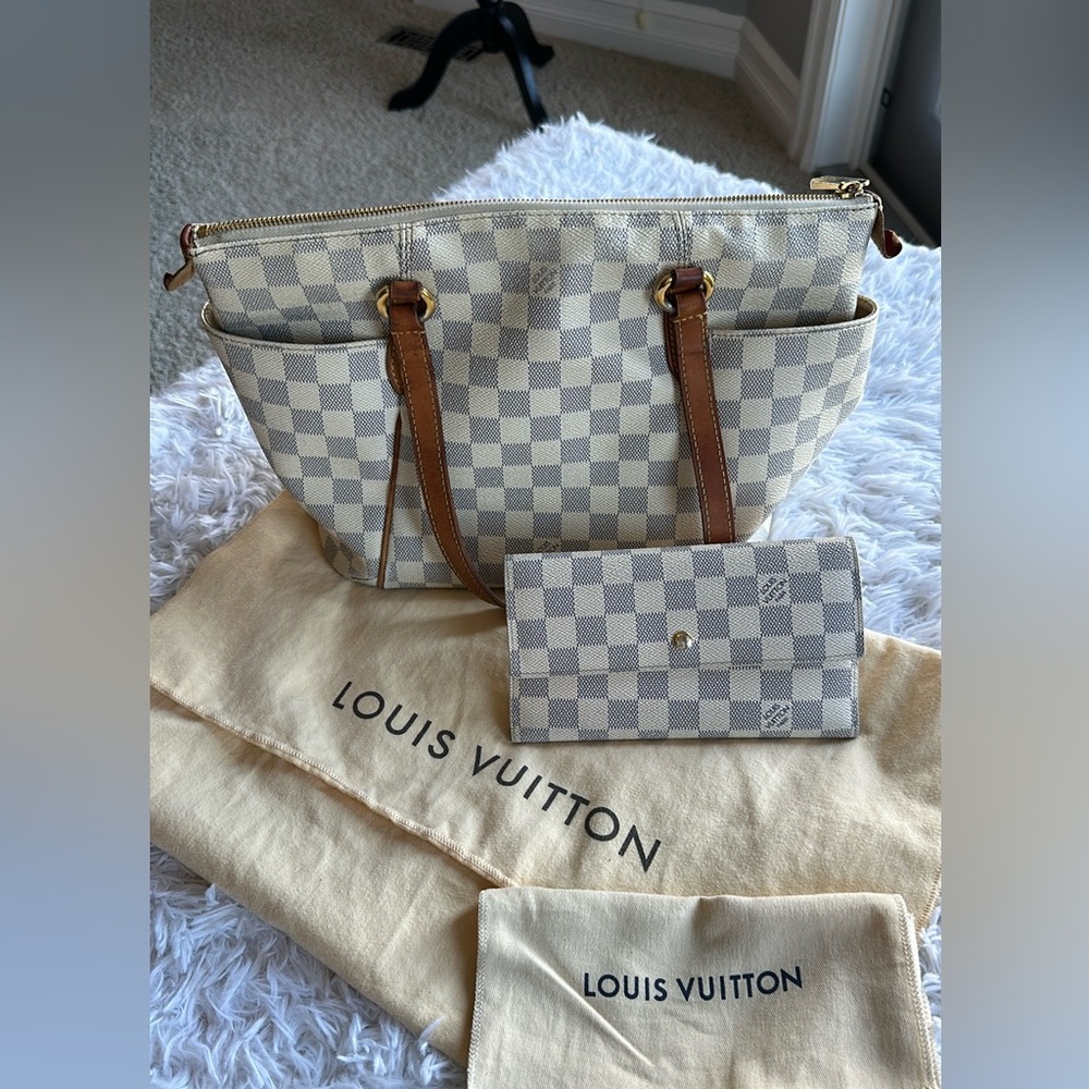Louis Vuitton Totally PM bag and Sara wallet in Damier Azur